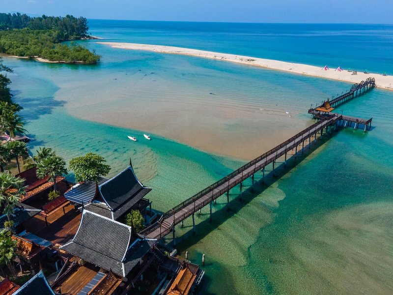 Hotspring Beach Resort & Spa 18