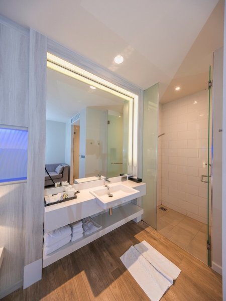 Hotspring Beach Resort & Spa 40