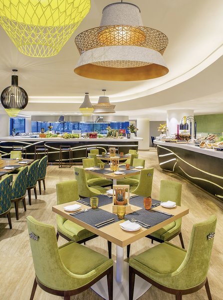 The Retreat Palm Dubai MGallery by Sofitel 9