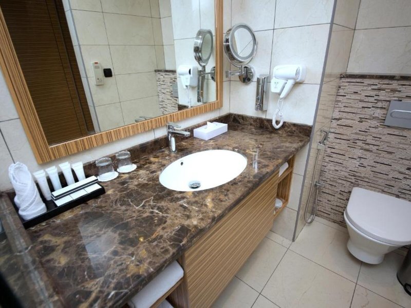 Best Western Plus Pearl Creek 37