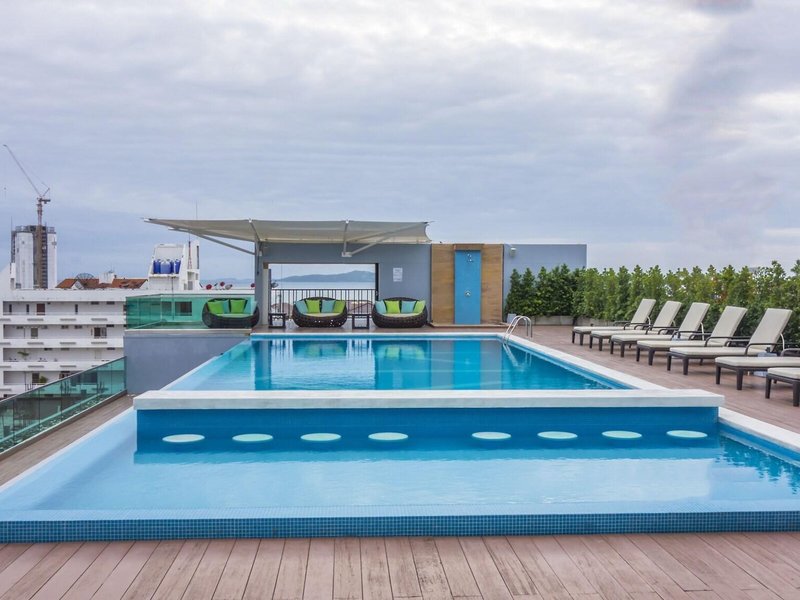 Unique Regency Hotel  7