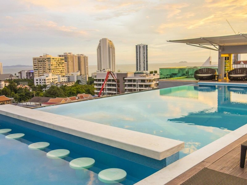 Unique Regency Hotel  12