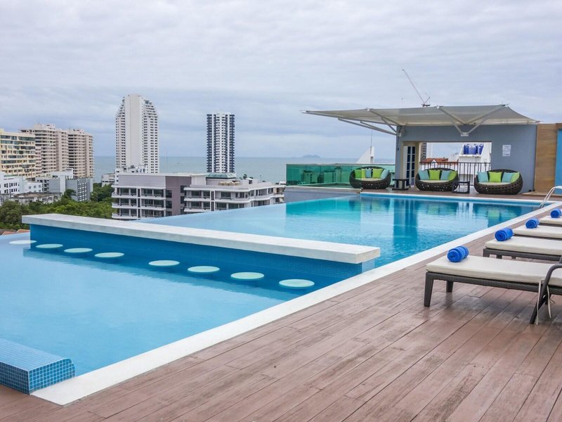 Unique Regency Hotel  16