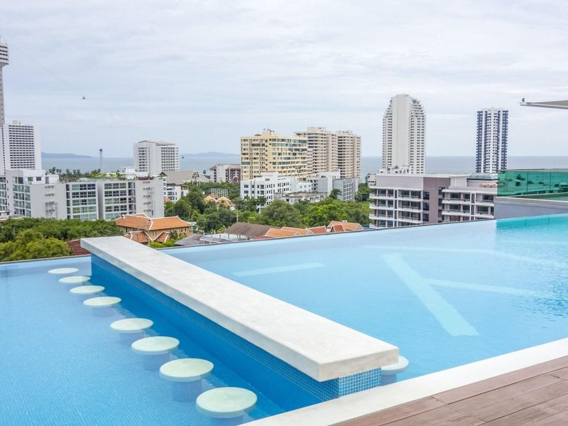 Unique Regency Hotel  17