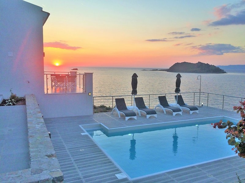 Eleia Seafront Villas 1