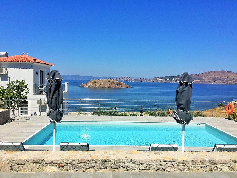 Eleia Seafront Villas 5