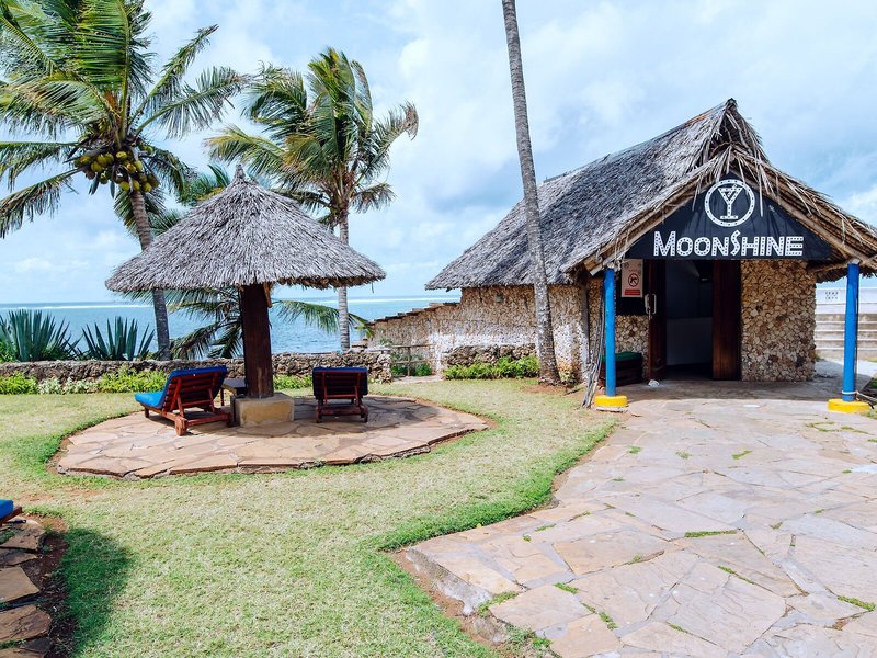 The Reef Hotel 4