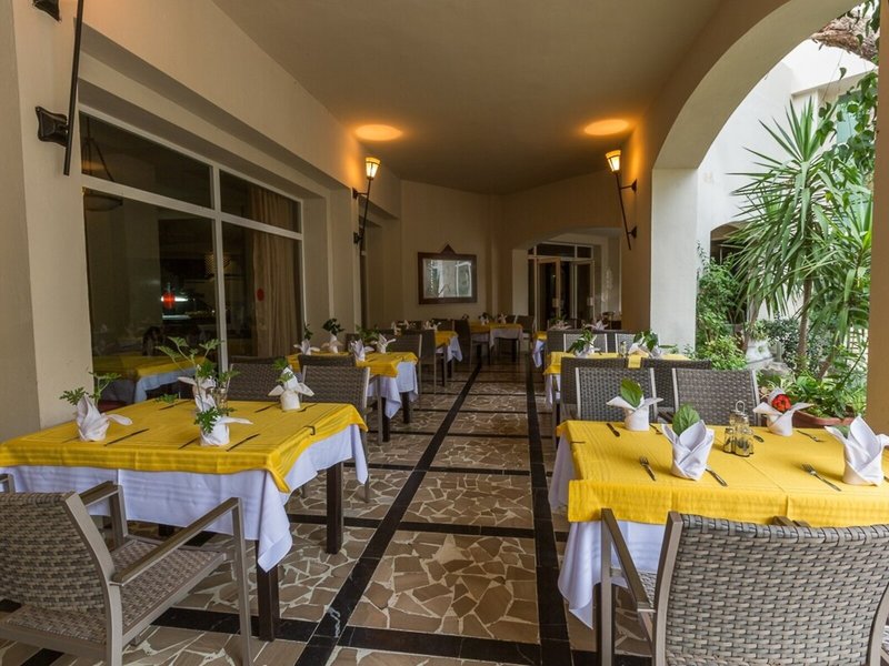 Shell Beach Hotel & Spa 29