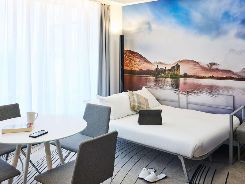 Novotel Edinburgh Centre 4