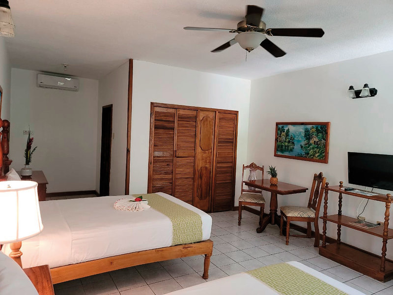 Merril´s Beach Resort I & II & III 9