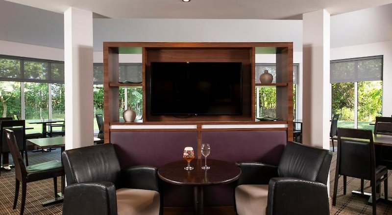 Holiday Inn Express 3