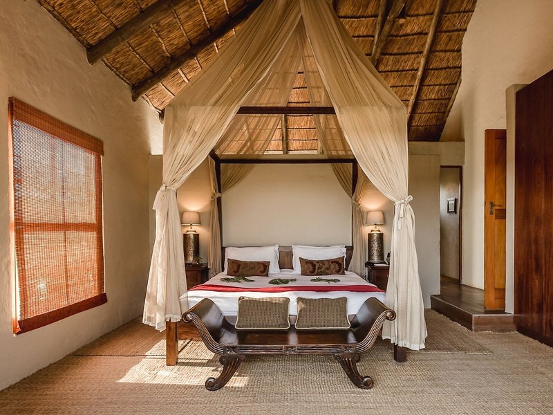 Amakhala Game Reserve - Hlosi Game Lodge 17