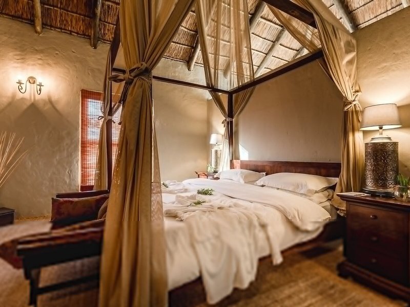 Amakhala Game Reserve - Hlosi Game Lodge 23