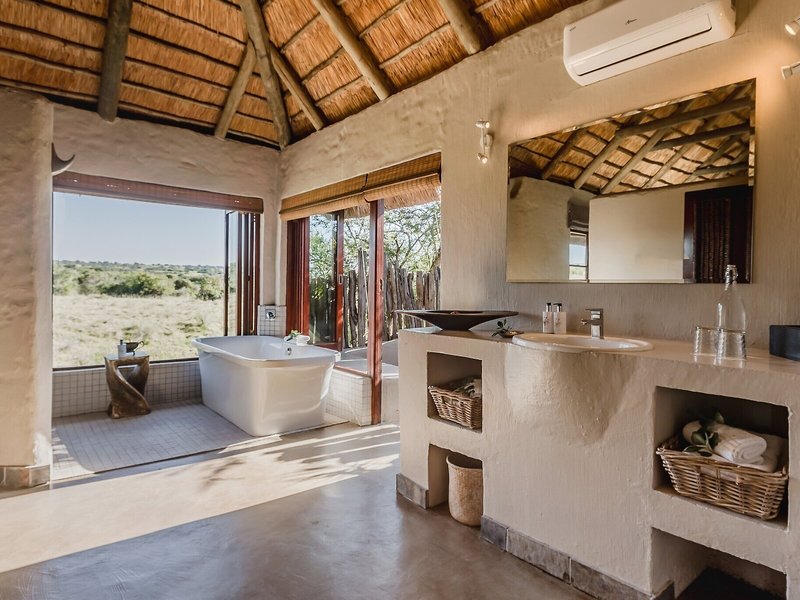 Amakhala Game Reserve - Hlosi Game Lodge 34