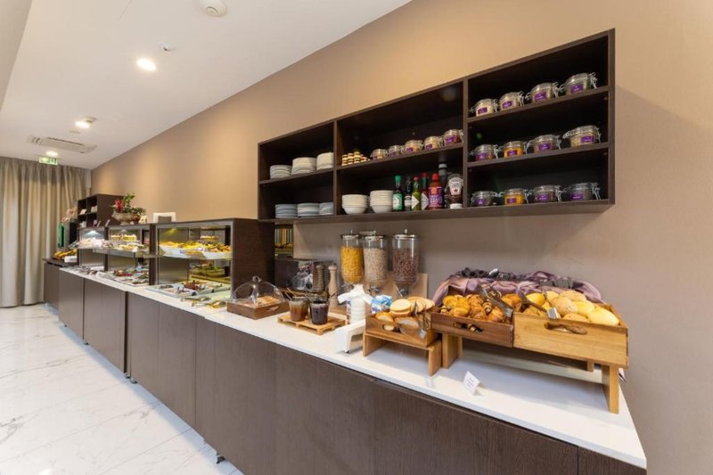 Salona Palace Hotel 10