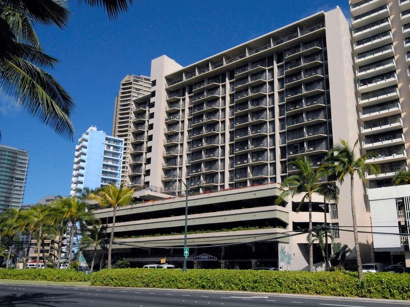 Aqua Palms Waikiki 1