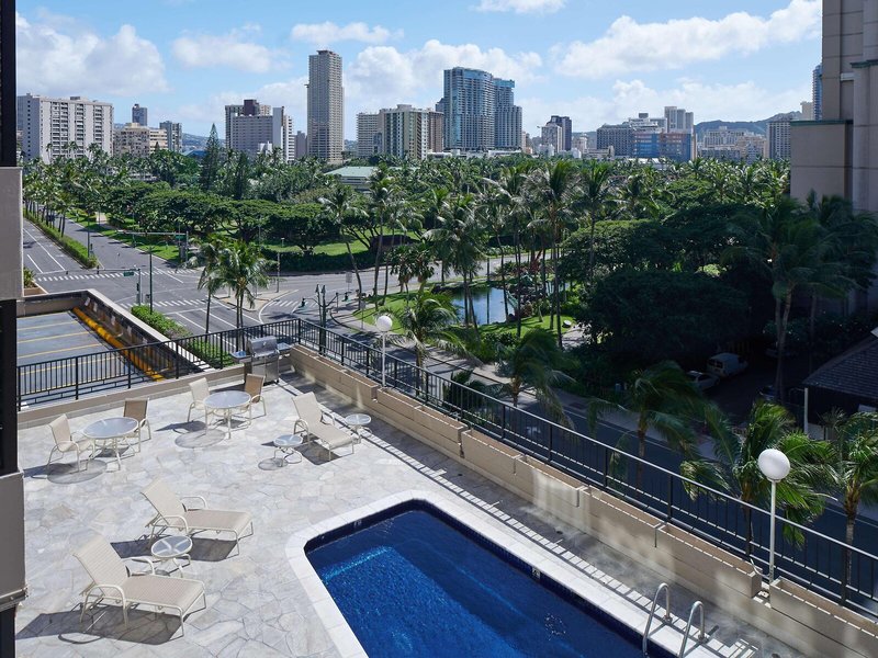 Aqua Palms Waikiki 3