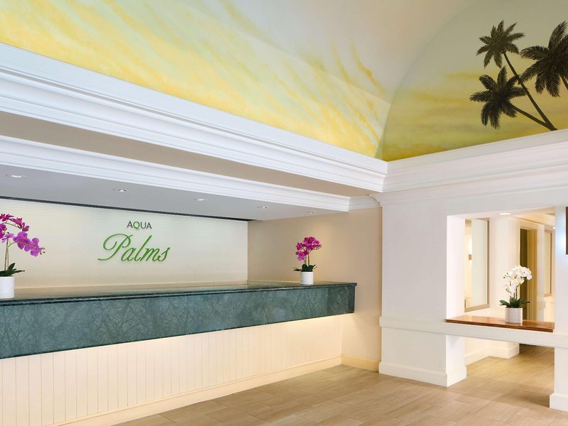 Aqua Palms Waikiki 10