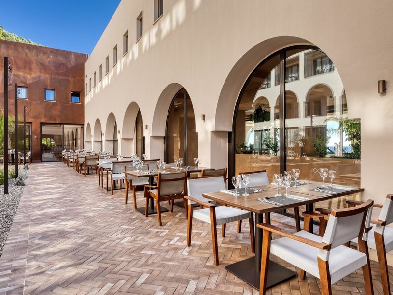 lti Grand Hotel Glyfada 10