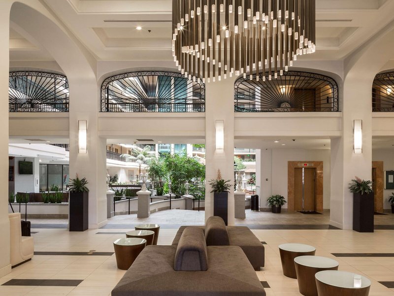 Embassy Suites Hotel Anaheim North 8