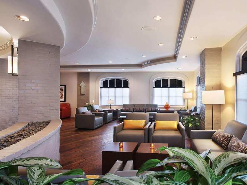 Embassy Suites Hotel Anaheim North 9