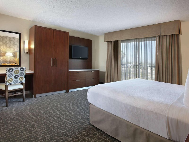 Embassy Suites Hotel Anaheim North 24