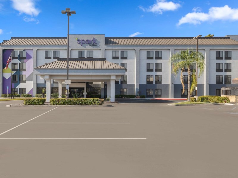 Hampton Inn Bakersfield-Central 2 - Exterior