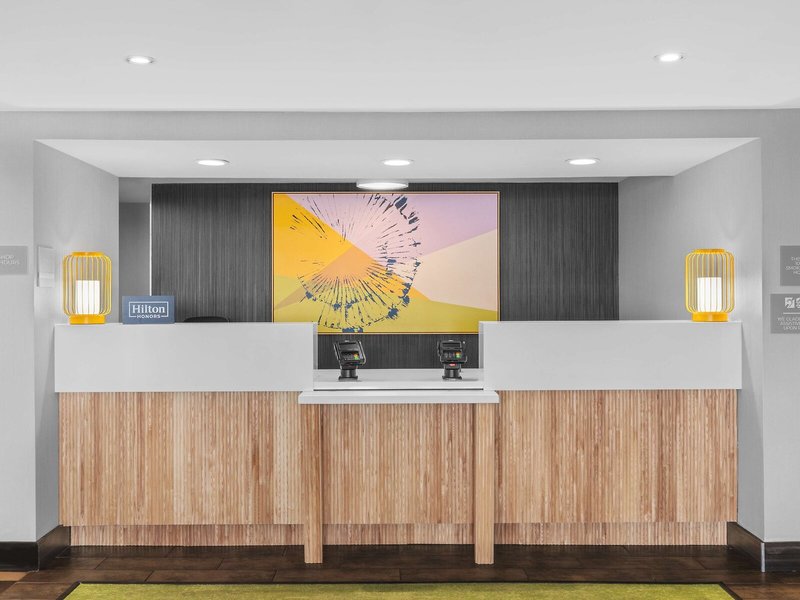 Hampton Inn Bakersfield-Central 5 - Lounge / Lobby