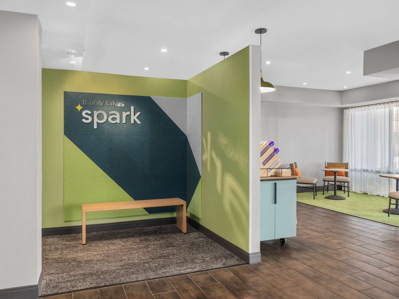 Hampton Inn Bakersfield-Central 6 - Lounge / Lobby