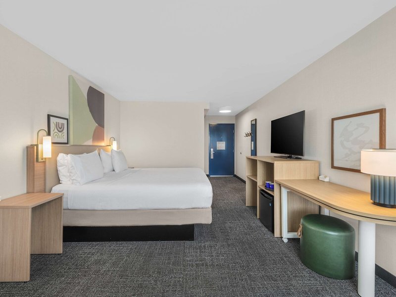 Hampton Inn Bakersfield-Central 12 - Room Example