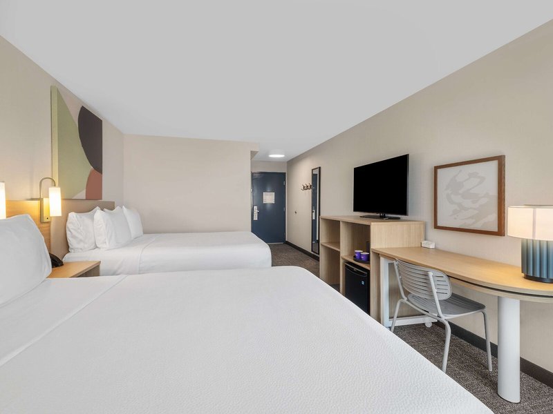 Hampton Inn Bakersfield-Central 17 - Room Example