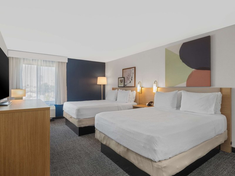 Hampton Inn Bakersfield-Central 20 - Room Example