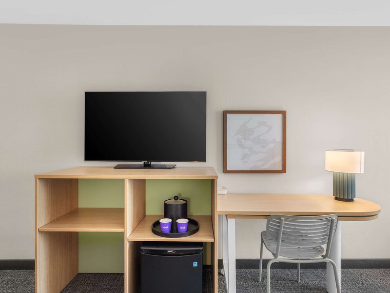Hampton Inn Bakersfield-Central 31 - Room Example
