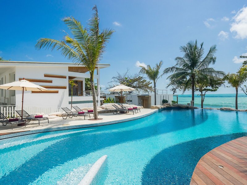 White Sand Samui Resort 13