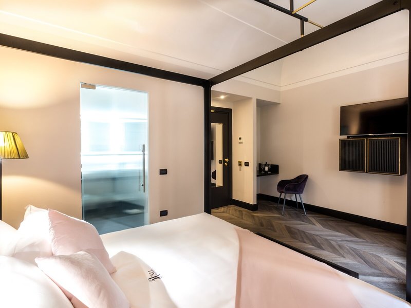 The H´All Tailor Suite 18