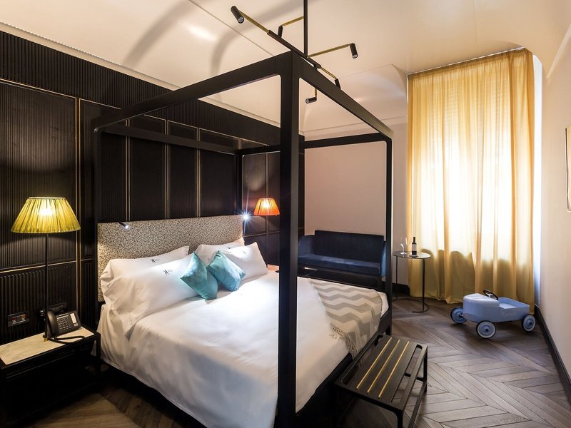 The H´All Tailor Suite 20