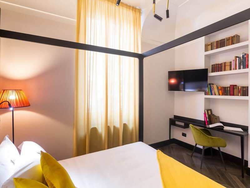The H´All Tailor Suite 21