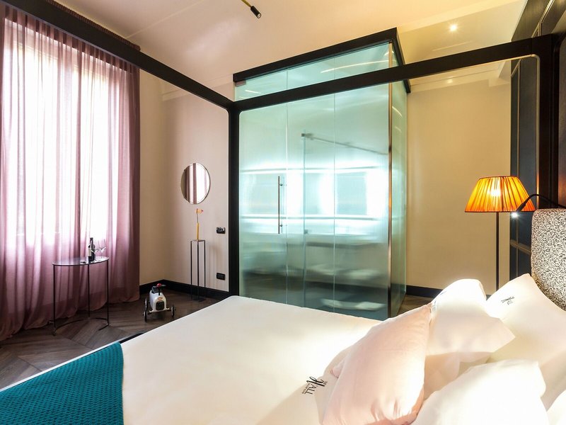 The H´All Tailor Suite 22