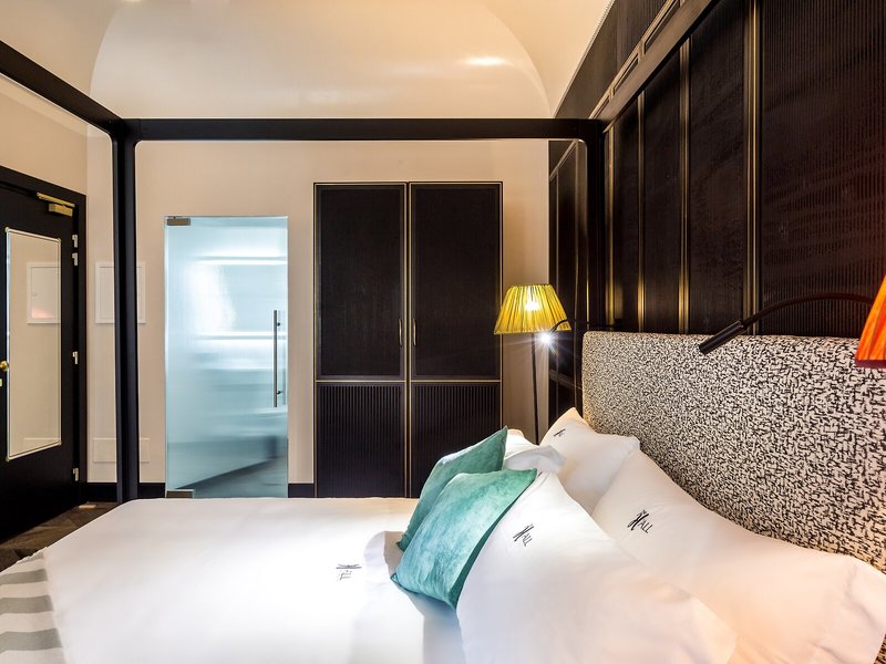 The H´All Tailor Suite 23