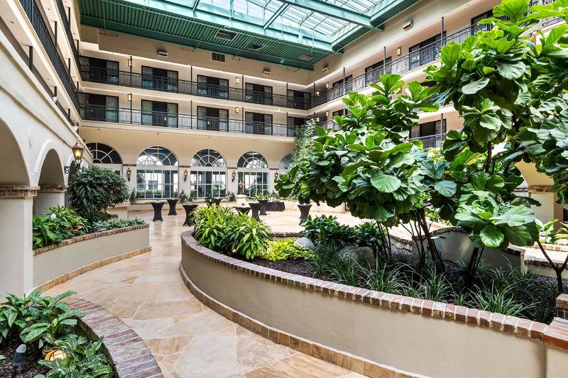 Embassy Suites Los Angeles International Airport South