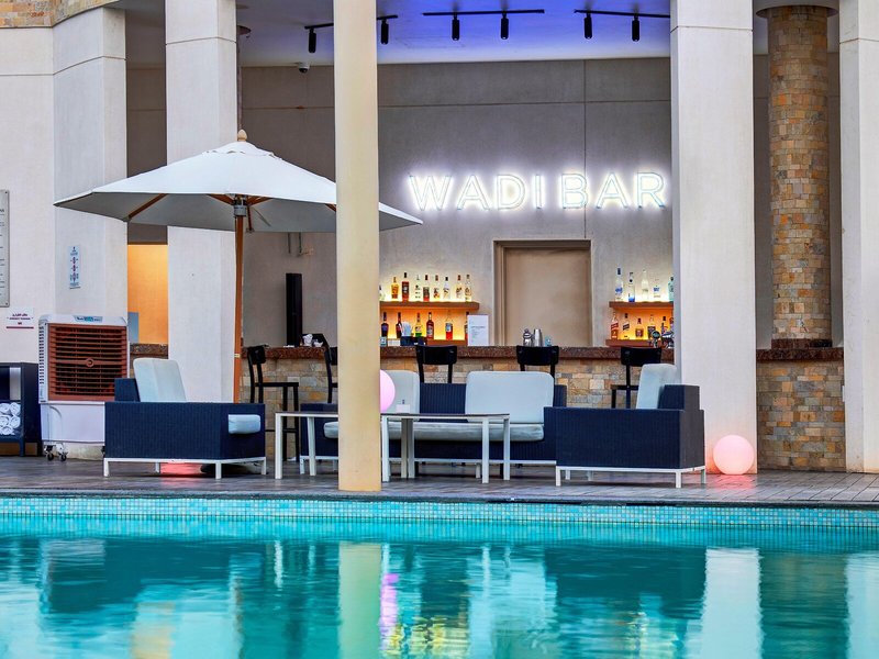 Crowne Plaza Muscat OCEC 8