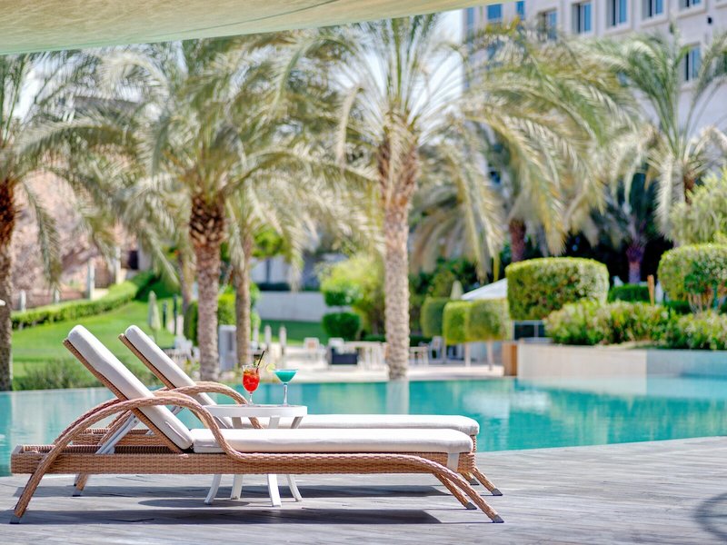 Crowne Plaza Muscat OCEC 9