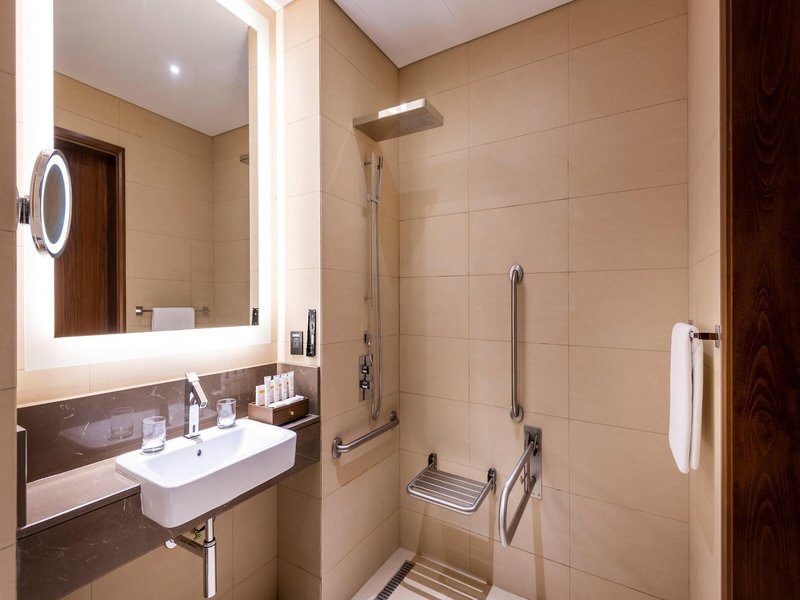 Crowne Plaza Muscat OCEC 45