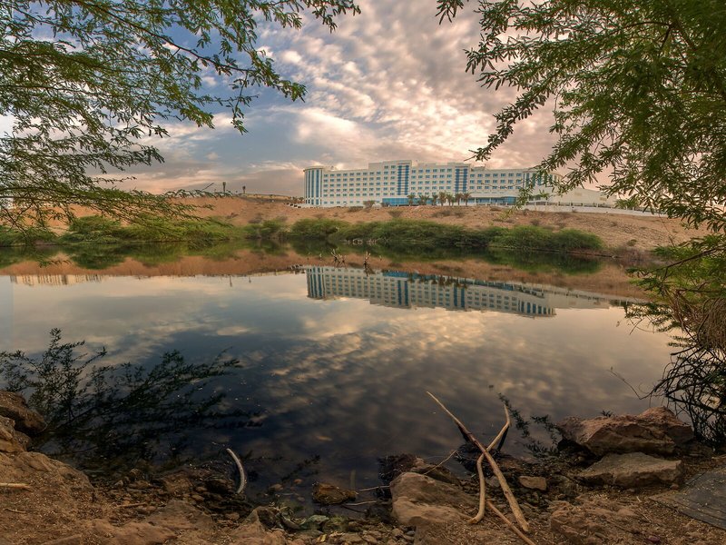 Crowne Plaza Muscat OCEC 8