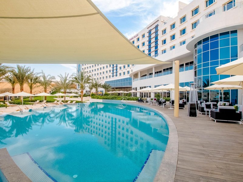 Crowne Plaza Muscat OCEC 12