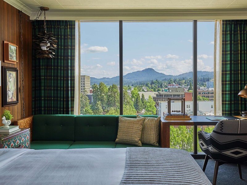 Graduate by Hilton Eugene 2 - Exterior
