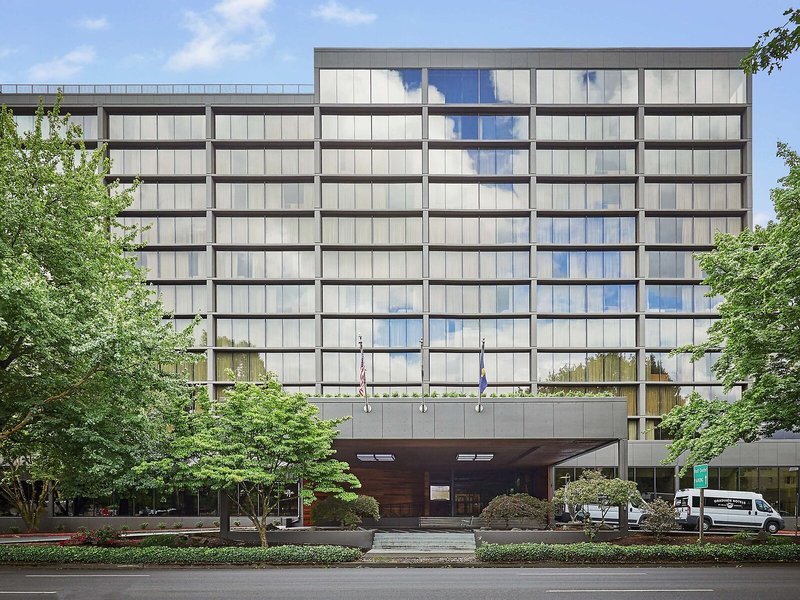 Graduate by Hilton Eugene 5 - Exterior