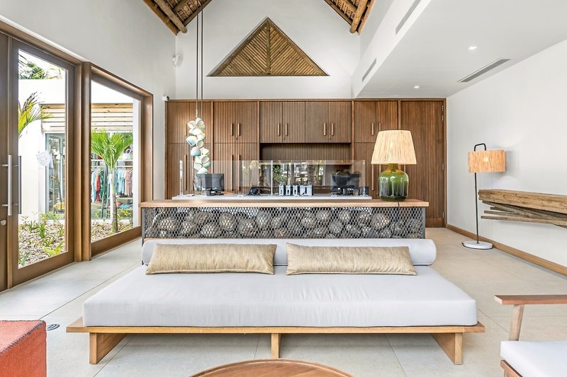 Emeraude Beach Attitude 3