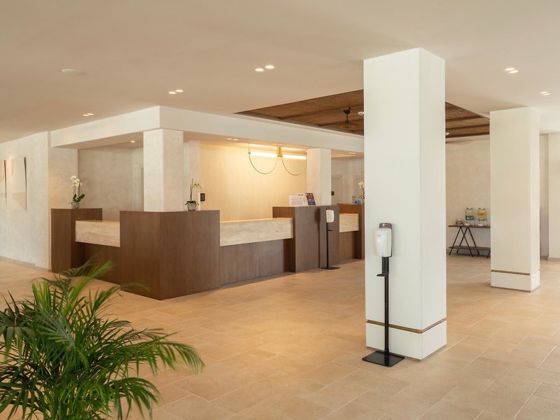 Louis Corcyra Beach 40