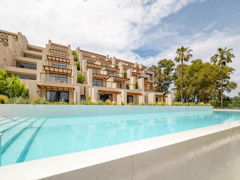 Louis Corcyra Beach 90